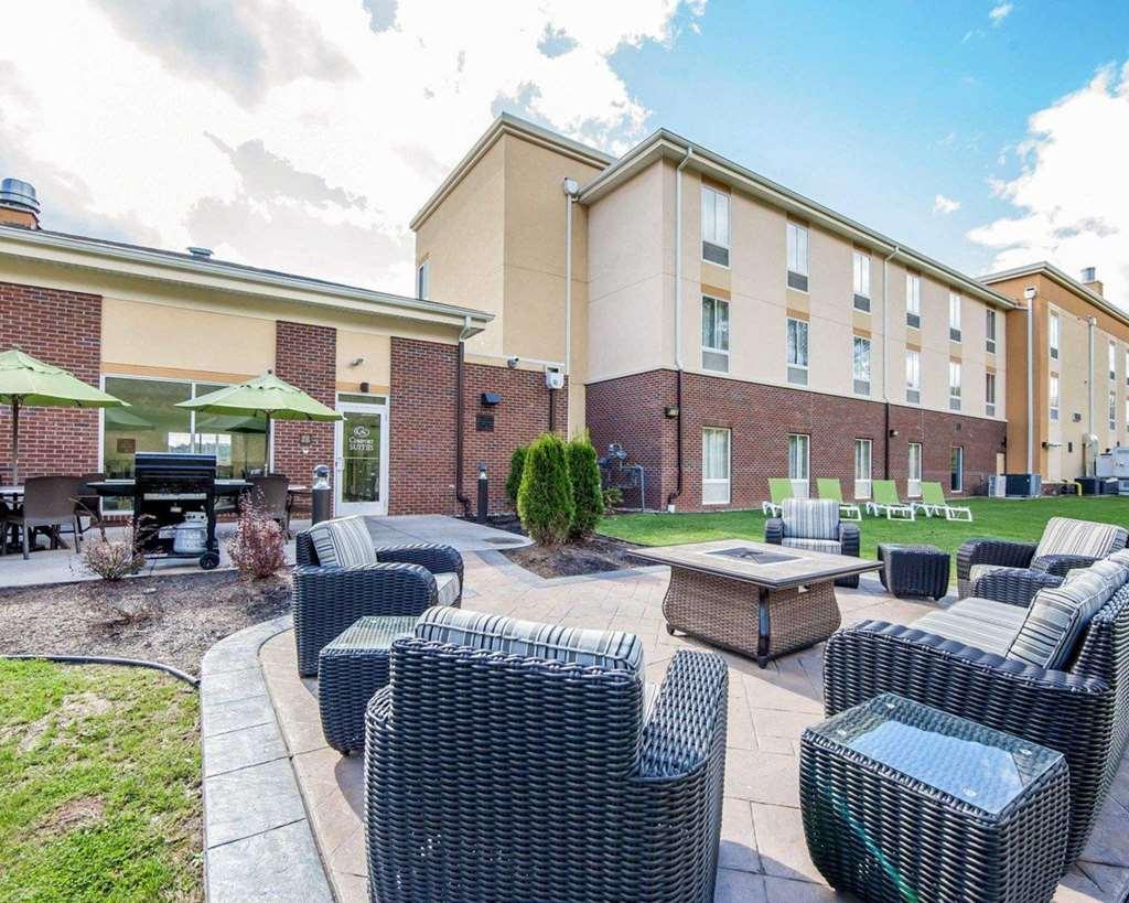 Comfort Suites Marietta-Parkersburg Servis gambar